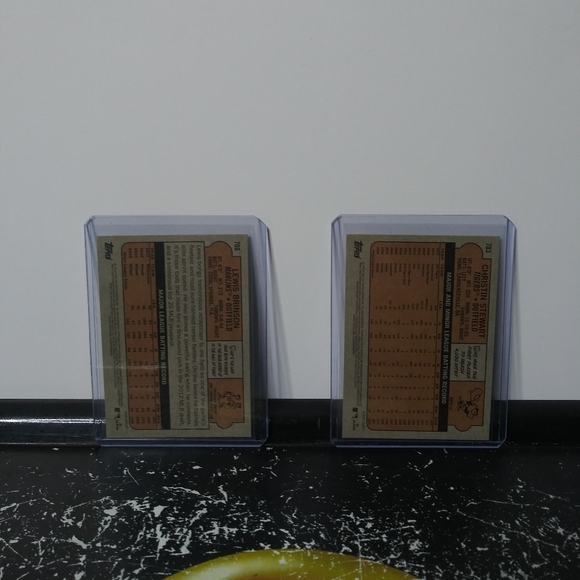 2 Topps Heritage 2021 High # Short Print Cards Lewis Brinson & Christin Stewart - Picture 2 of 7